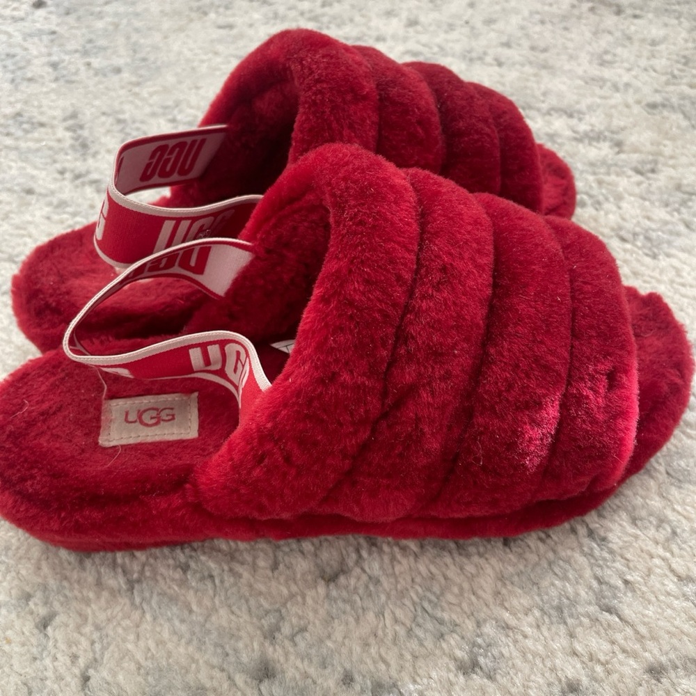 Women’s Ugg Fluff Yeah Slides; US size 9